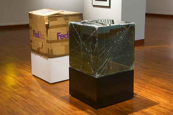 “FedEx Works”, l’art des œuvres brisées durant leur livraison
