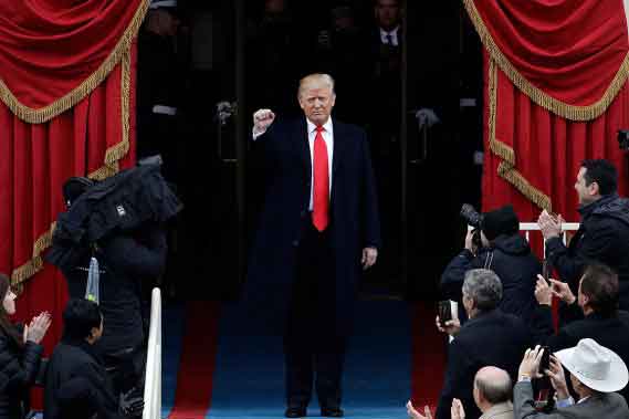 Donald Trump devient le 45e président des États-Unis
