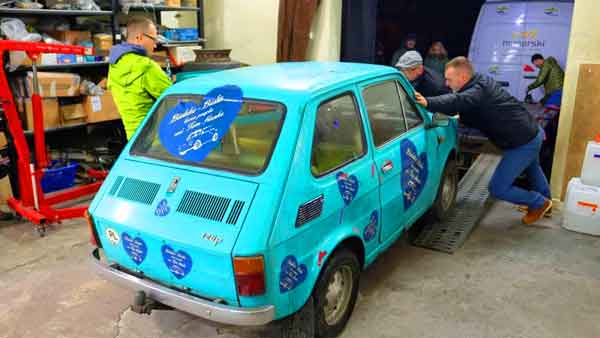 Des Polonais ont cotisé pour offrir une Fiat 126 à Tom Hanks