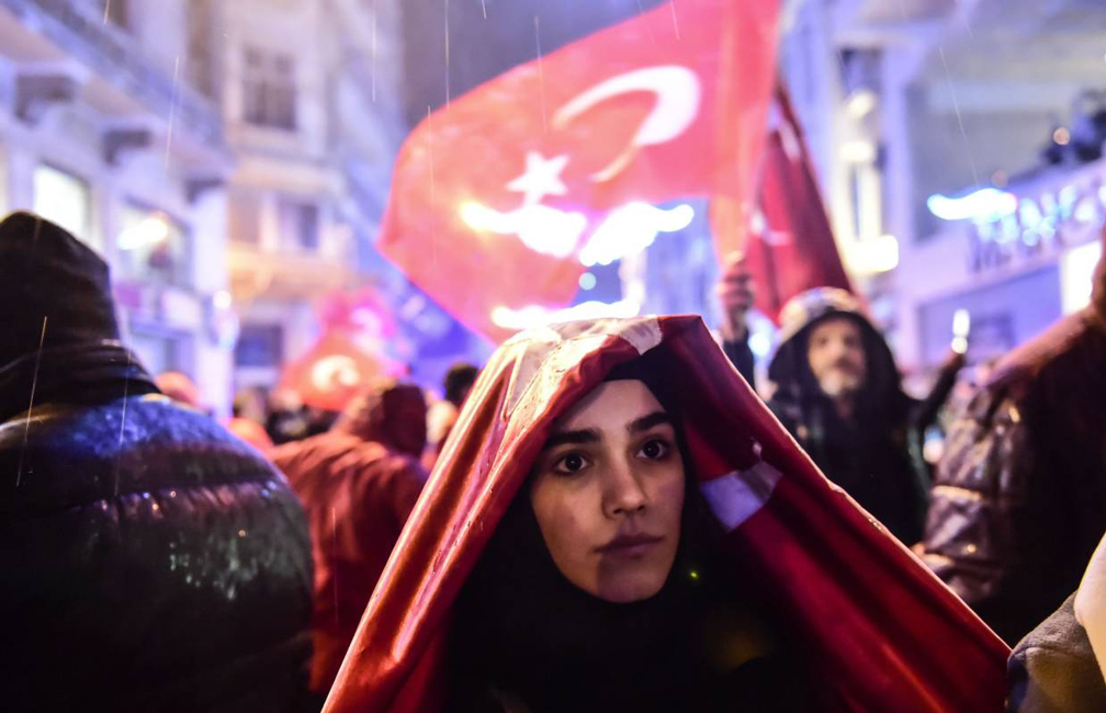 Crise diplomatique: la Turquie s’en prend aussi à l’UE