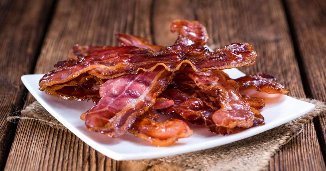 Trop de bacon et pas assez de fruits contribuerait à 45% des décès aux États-Unis