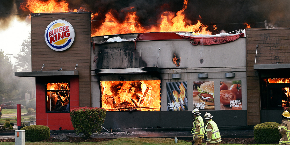 Des restaurants en feu pour la nouvelle campagne de Burger King