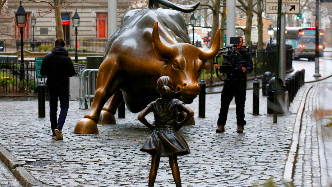 Cette jeune fille défie Wall Street et son univers trop masculin