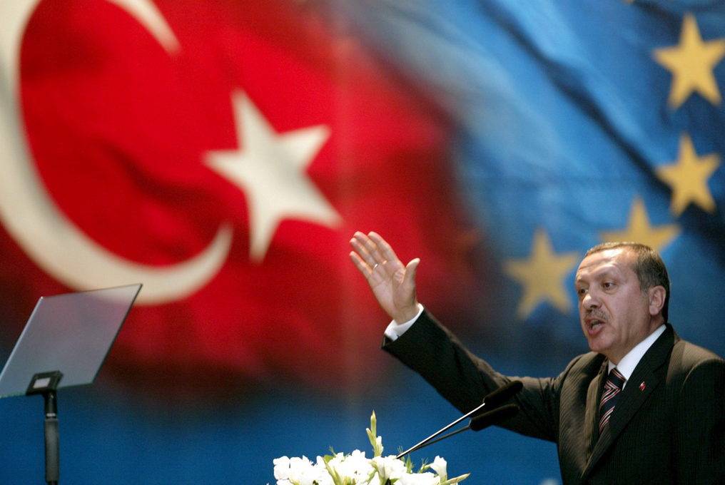 L’UE «scandalisée» par les propos d’Erdogan sur le nazisme