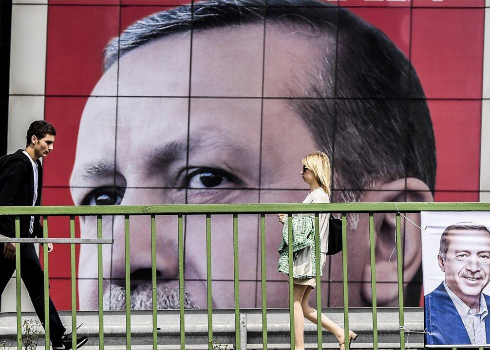 Référendum en Turquie: vague de critiques envers Erdogan