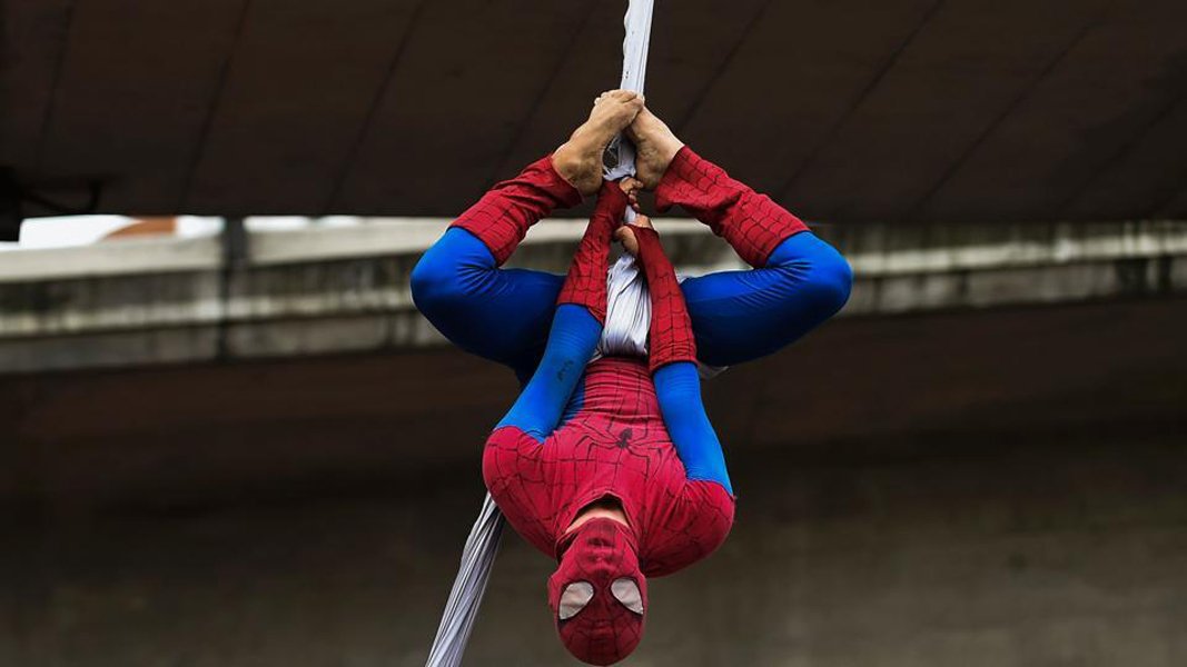 «Spiderman» tisse sa toile à Bogota