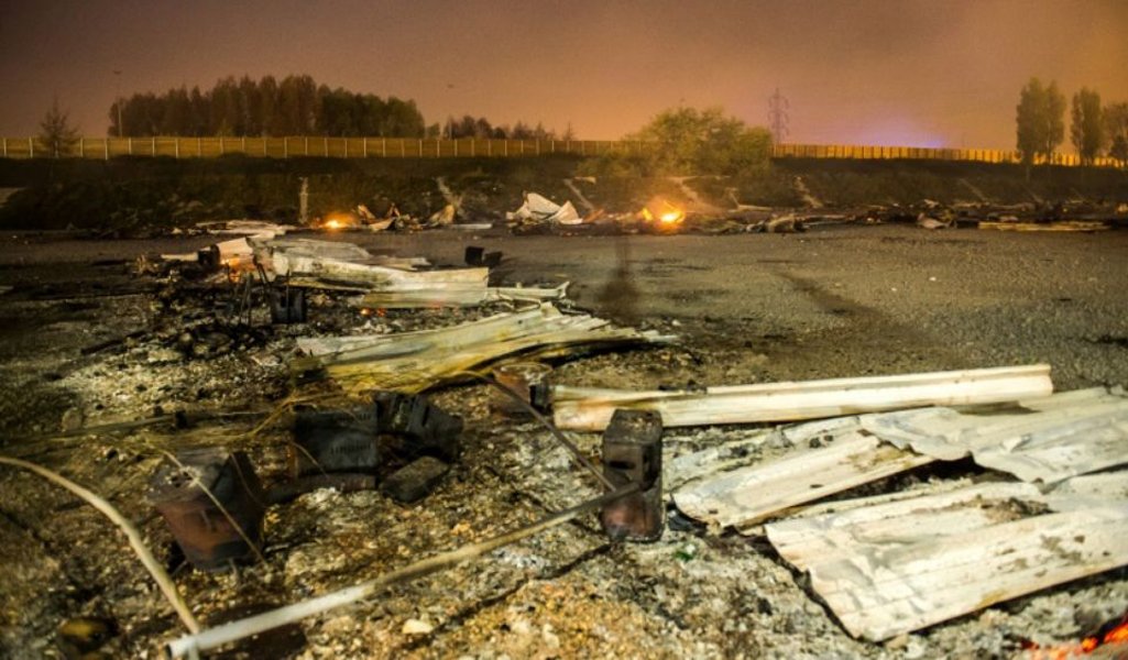 Des centaines de migrants disparaissent après un incendie en France