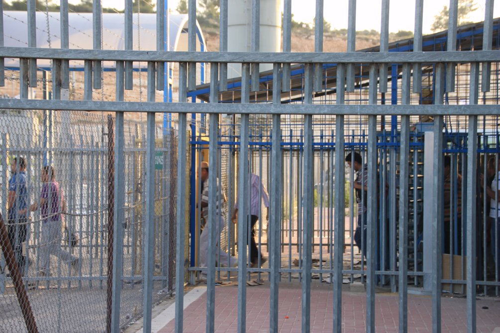 Des centaines de prisonniers palestiniens entament une grève de la faim