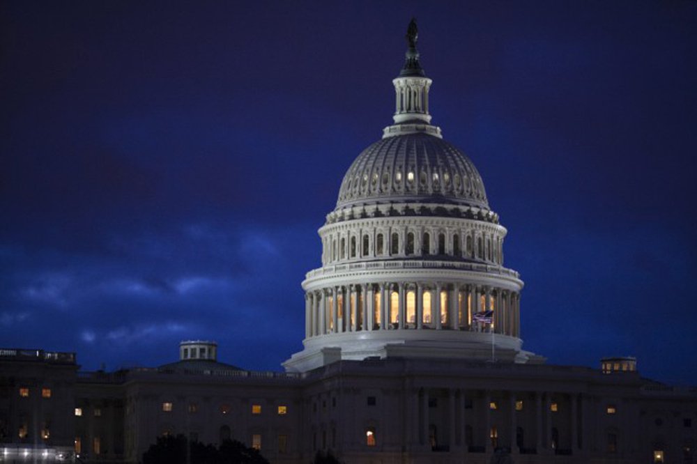 Etats-Unis: le Congrès dope le budget de la Défense, mais rien pour le mur