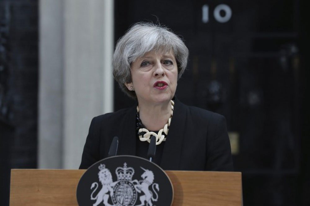 Theresa May face au terrorisme et aux polémiques