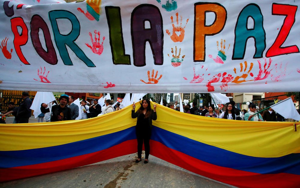 Les Farc disent adieu aux armes, la Colombie en quête de paix