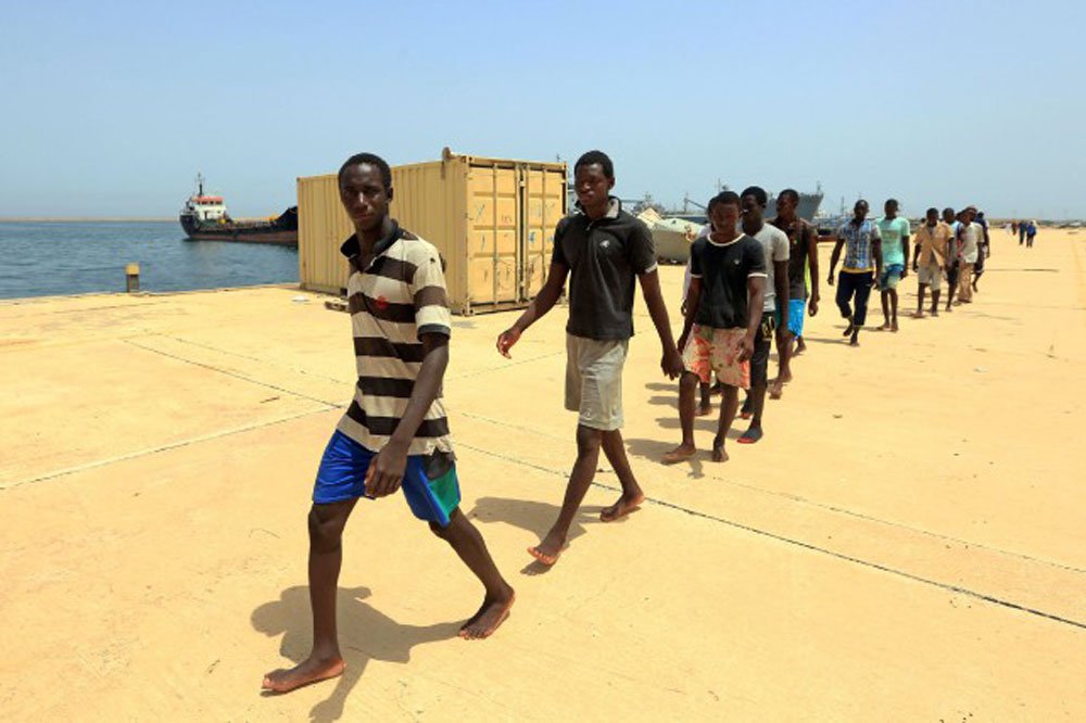 Crise des migrants: Tripoli demande l’aide italienne dans les eaux libyennes