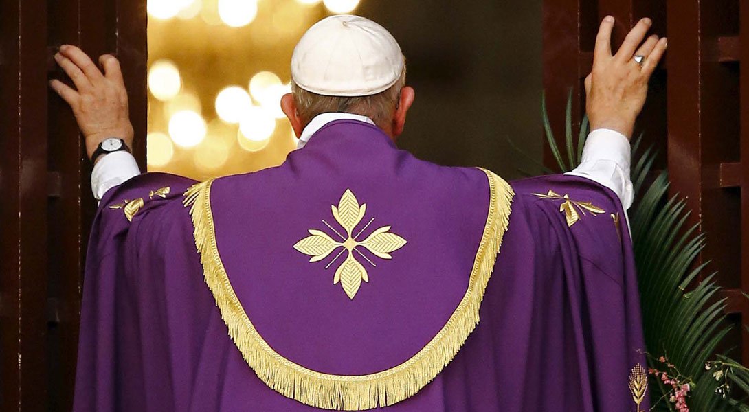 «Interdit de se plaindre!», mot d’ordre accroché sur la porte du pape