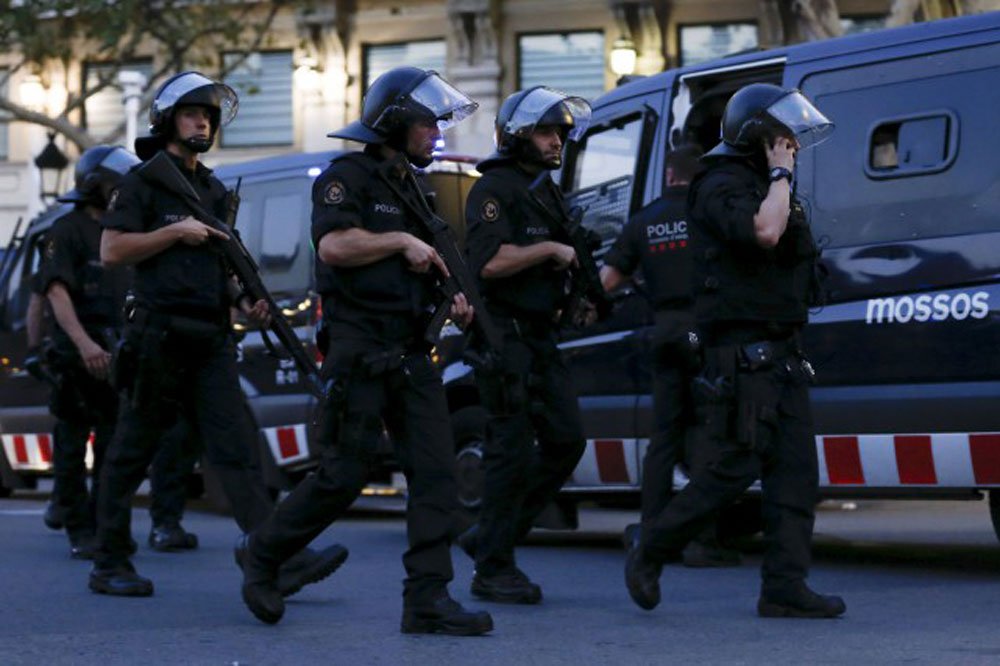 Barcelone: la cellule terroriste visait une attaque de plus grande envergure