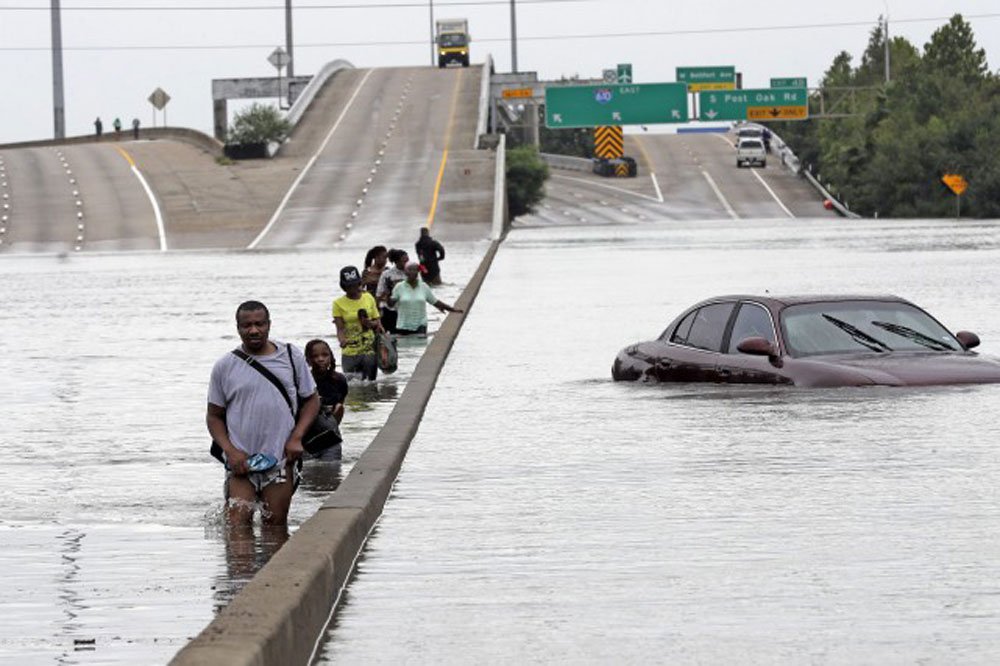 Harvey: inondations sans précédent, Trump sur place mardi