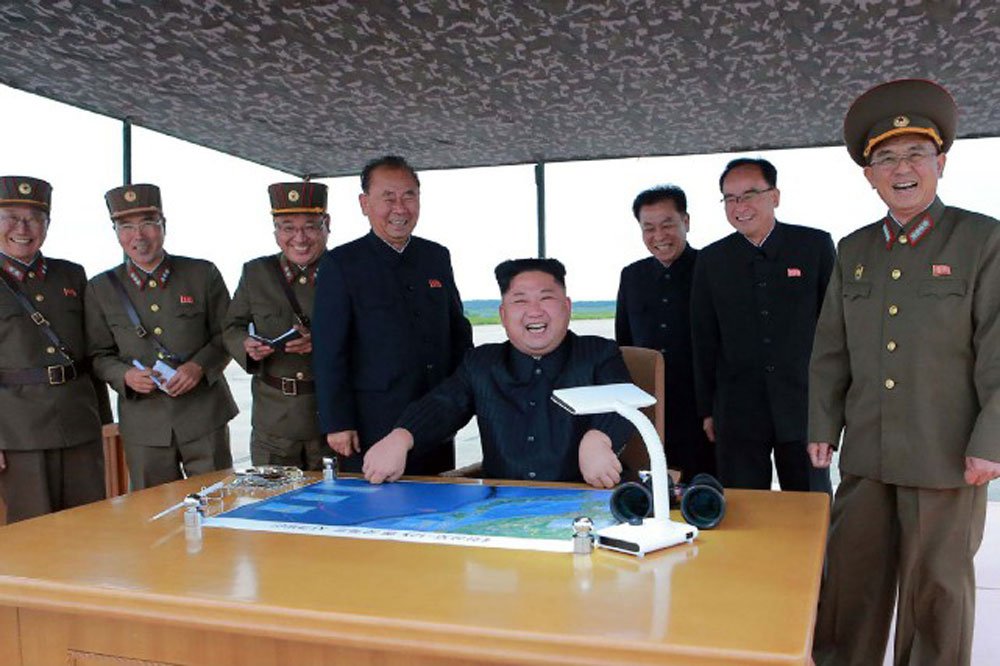 Kim Jong-un promet d’autres tirs de missiles