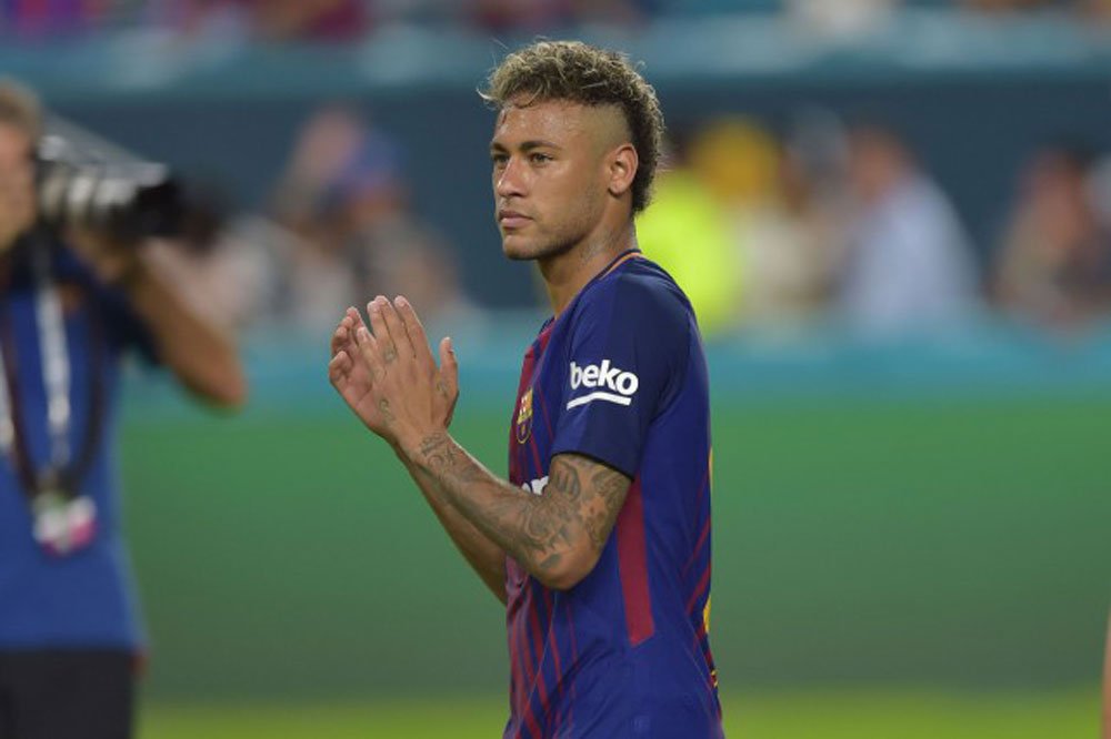 Neymar quitte le FC Barcelone pour le PSG