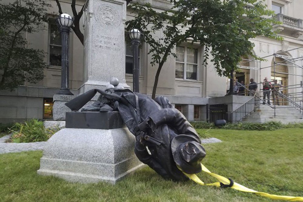 É-U: Le retrait de statues des confédérés s’accélère