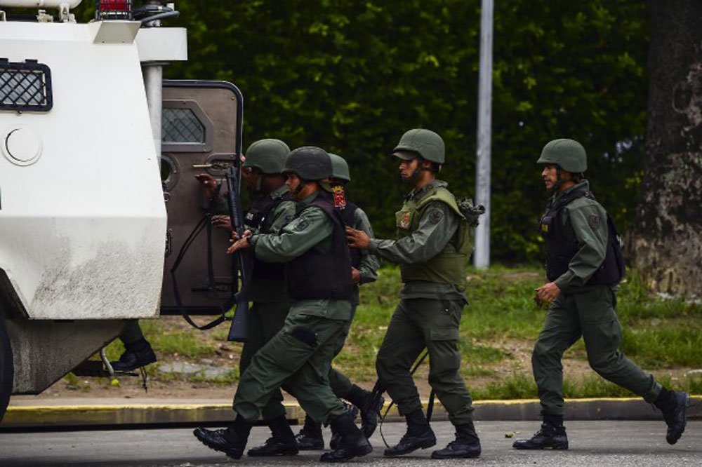 Maduro dit avoir déjoué une «attaque terroriste» contre l’armée