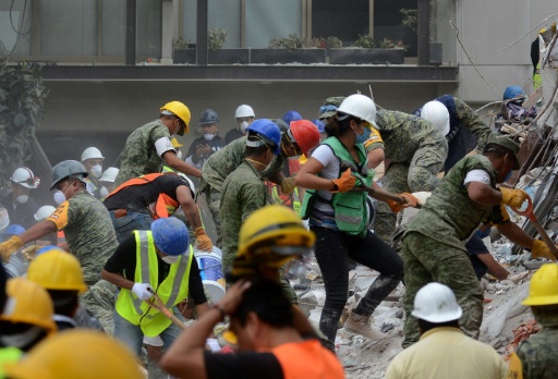 A Mexico, dernières heures pour extraire des survivants des décombres
