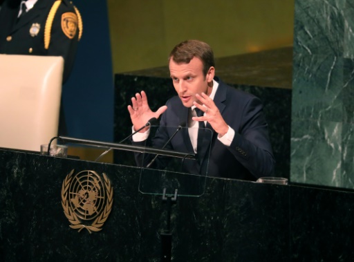 Assad est un “criminel” mais c’est aux Syriens de choisir, estime Macron