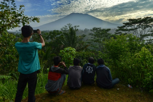 Bali: 50.000 habitants évacués par crainte d’éruption d’un volcan