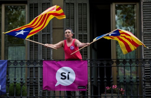 Catalogne : les séparatistes poursuivent leur plan de vote, Madrid sévit