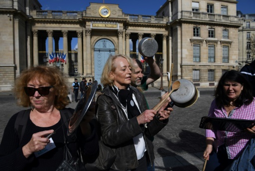 Code du Travail: concerts de casseroles de militants LFI dans toute la France