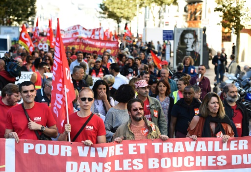 Code du travail: les détracteurs de la réforme tentent de peser dans la rue