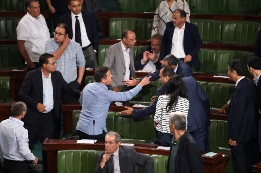 Corruption: le Parlement tunisien adopte une loi controversée