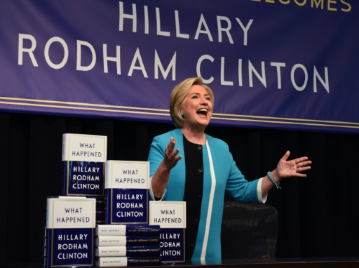 Hillary Clinton explique comment “ça s’est passé” dans son nouveau livre