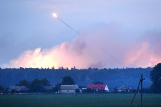 Incendie dans un gros dépôt de munitions en Ukraine, 30.000 personnes évacuées