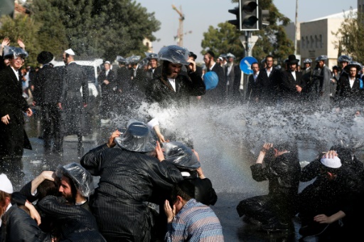 Israël: les juifs ultra-orthodoxes protestent contre le service militaire obligatoire