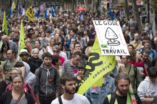 Les opposants à la réforme du code du travail à nouveau dans la rue