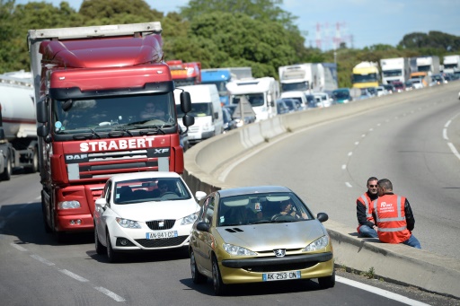 Les routiers donnent “un coup de semonce”