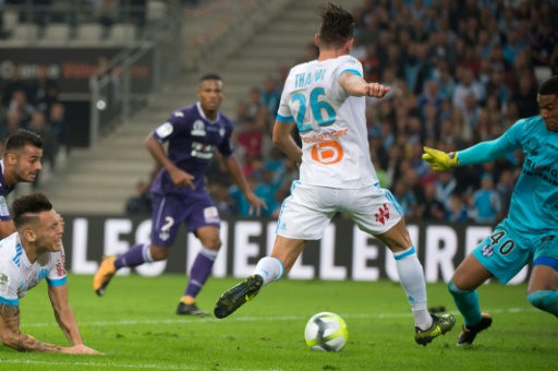 Ligue 1: Marseille gagne en pensant à Tapie, Nantes à 2 points du podium