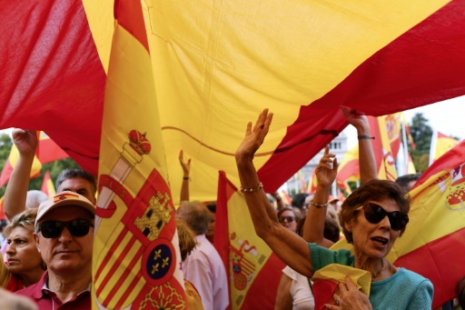 Madrid: des milliers de manifestants pour défendre l’unité de l’Espagne