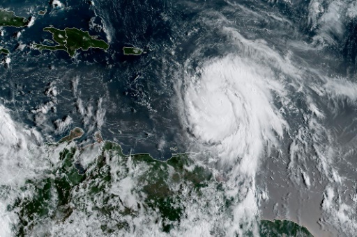 Maria désormais classé en “ouragan majeur” de catégorie 3