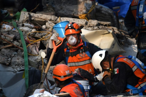 Mexique: trois jours après le séisme, l’espoir laisse la place aux larmes
