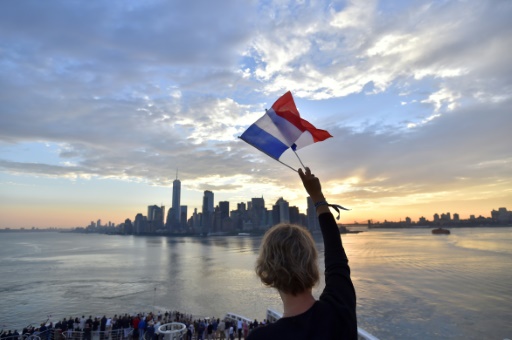 “Revenez !”, lance Macron aux Français de New York