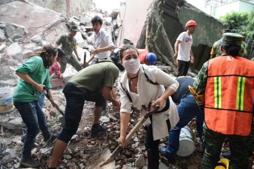 Séisme au Mexique: plus de 200 morts, des élèves ensevelis sous leur école