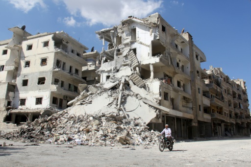 Syrie: 28 civils tués dans des raids aériens sur une localité d’Idleb (OSDH)