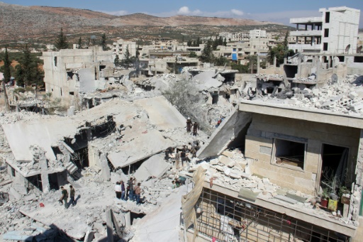 Syrie: 28 civils tués dans des raids aériens sur une localité d’Idleb