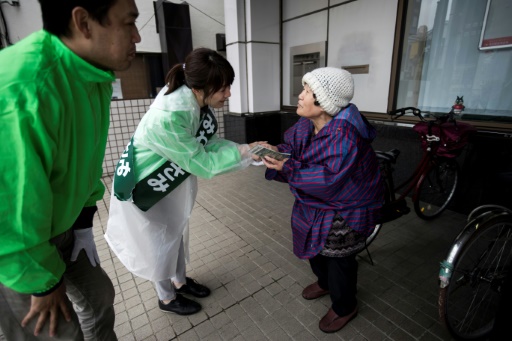 Au Japon, une ex-hôtesse de l’air prend son envol aux législatives