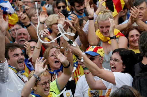 “Aujourd’hui champagne, demain vinaigre” pour une République catalane fragile