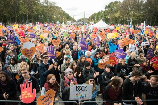 Berlin: manifestation contre les débuts de l’extrême droite au Parlement