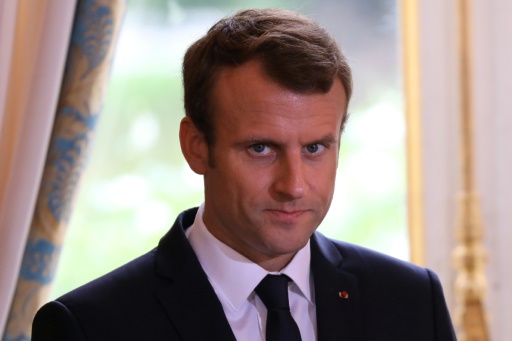 “Bordel”: face à la polémique, Macron “assume” le fond, déplore la forme