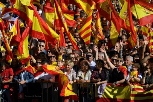 Catalogne: 300.000 personnes manifestent pour l’unité de l’Espagne