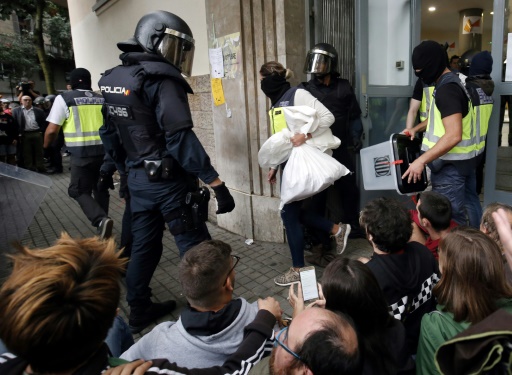 Catalogne: 38 personnes blessées par des charges policières