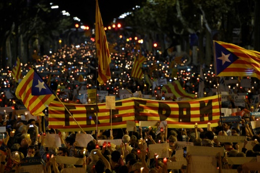 Catalogne: à J-1, Madrid confirme qu’une suspension de l’autonomie est sur la table